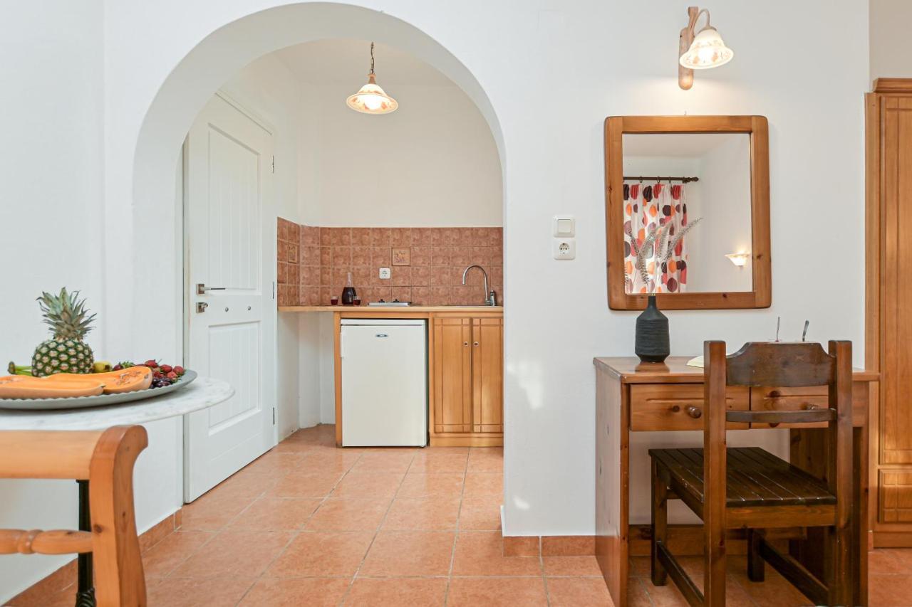 Alykes Studios & Suites Agios Prokopios  Luaran gambar