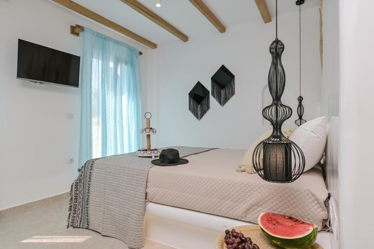 Alykes Studios & Suites Agios Prokopios  Luaran gambar